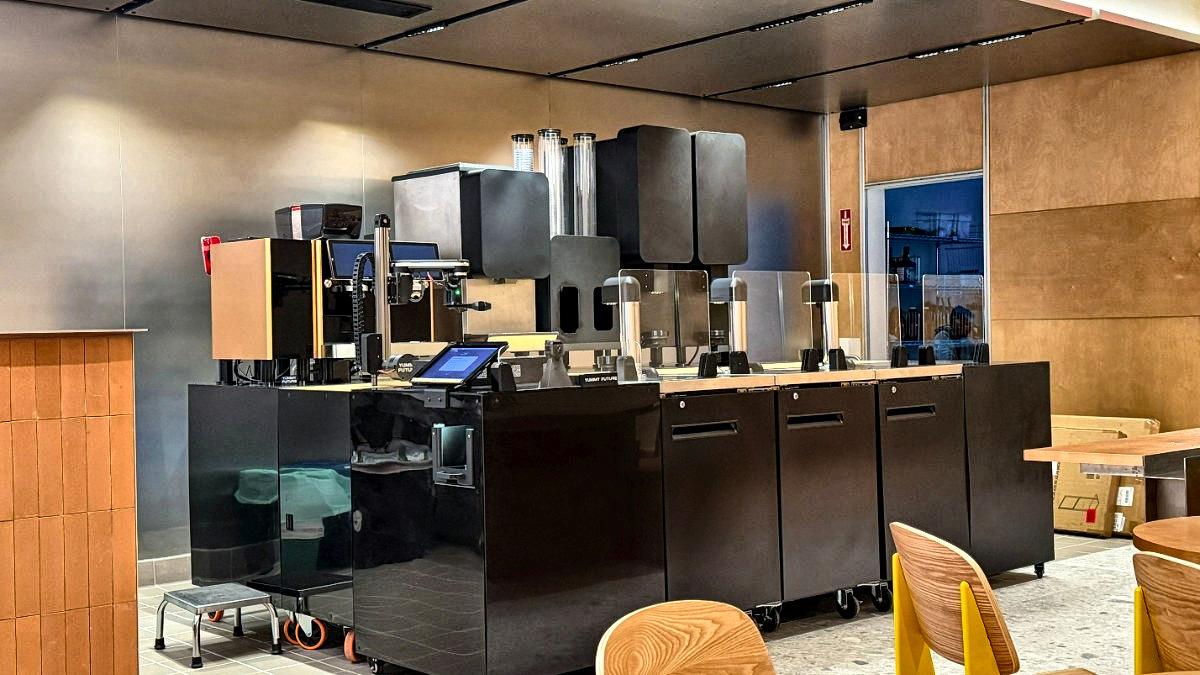 The whole unit as one island counter, installed in a working venue